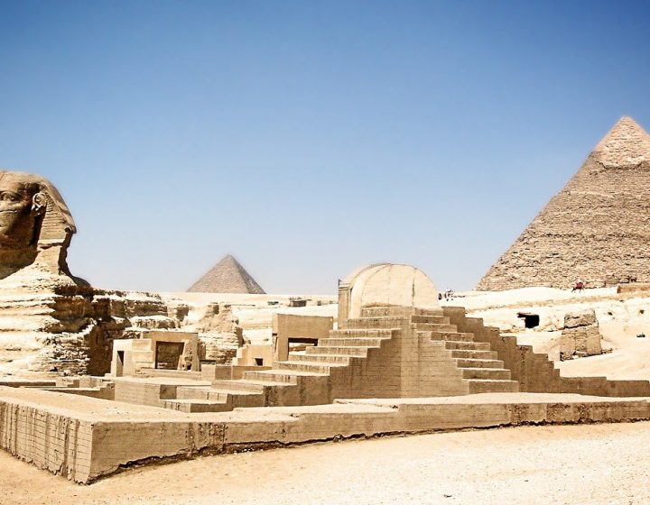 who built the pyramids?